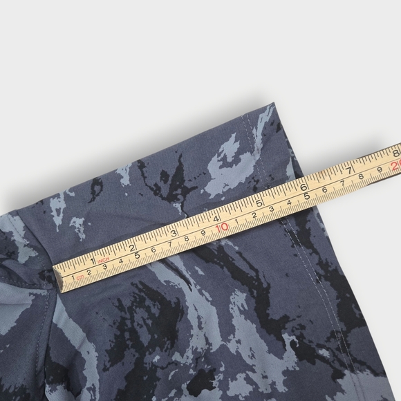 Mountain Hardwear Women's Dynama/2 Short  Size X Small Short blue Camo MSRP $60 - Picture 8 of 8